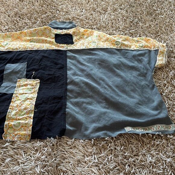 BlueVelvet Oversized Mixed Fabric Top in Charcoal-Black Size S - Picture 6 of 9